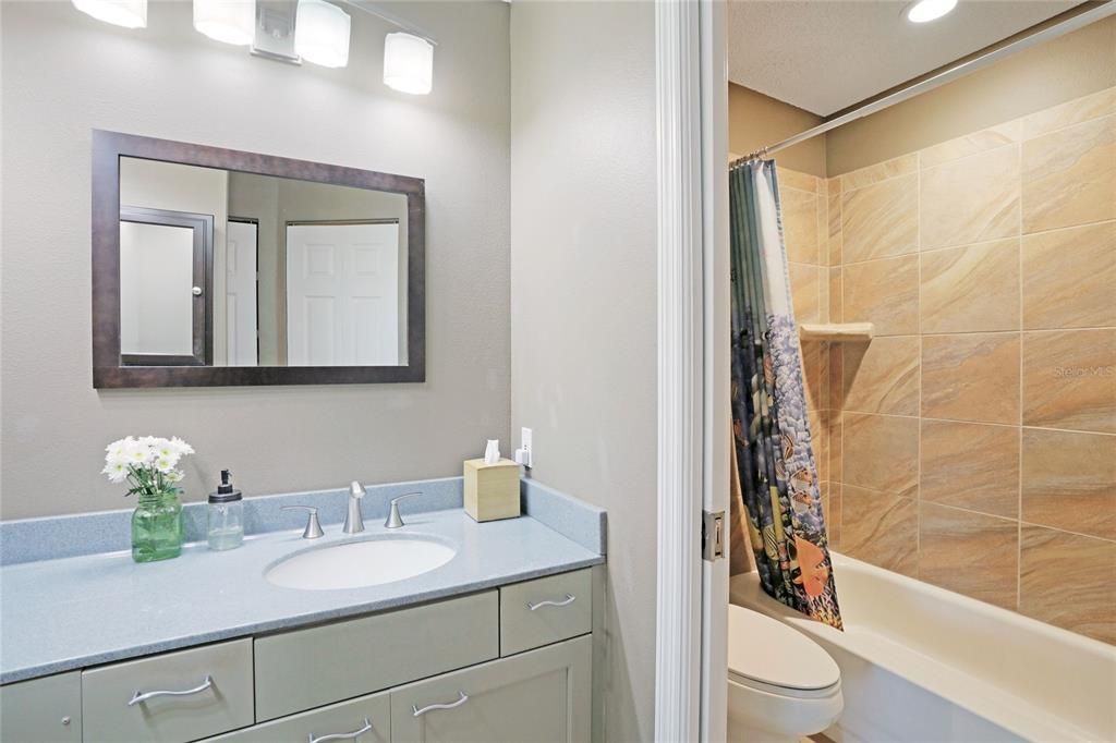 For Sale: $499,999 (2 beds, 2 baths, 980 Square Feet)