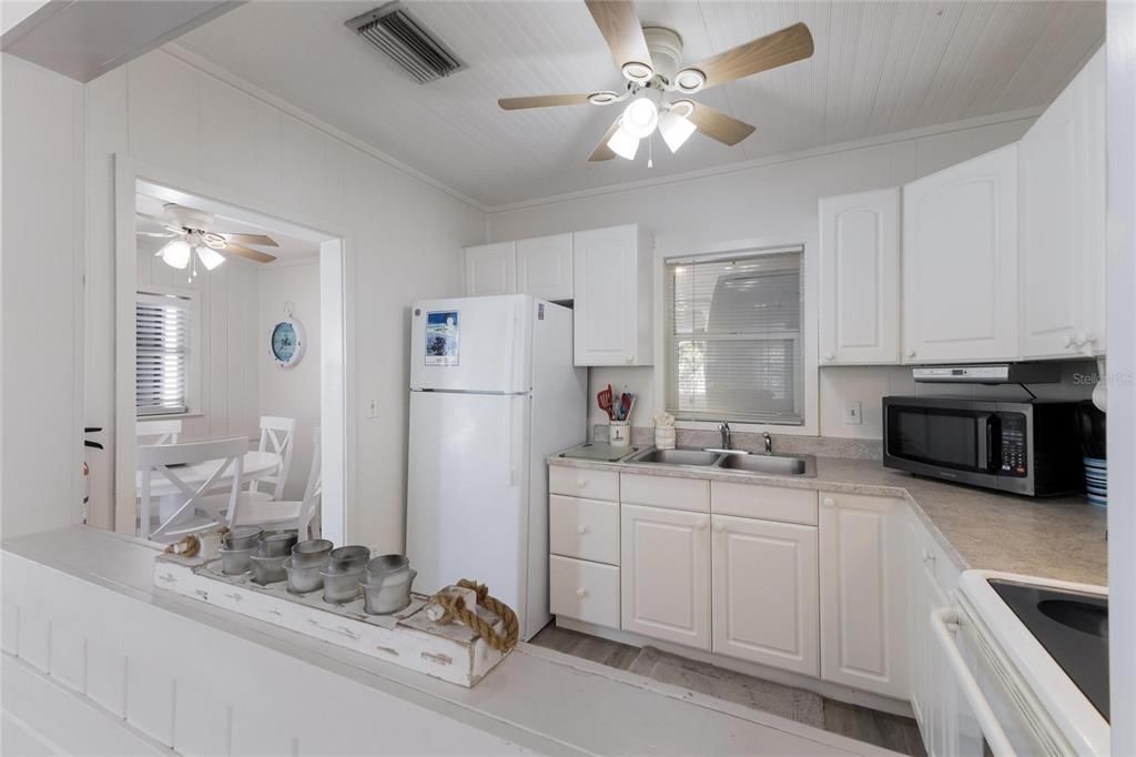 For Sale: $4,200,000 (8 beds, 6 baths, 3503 Square Feet)