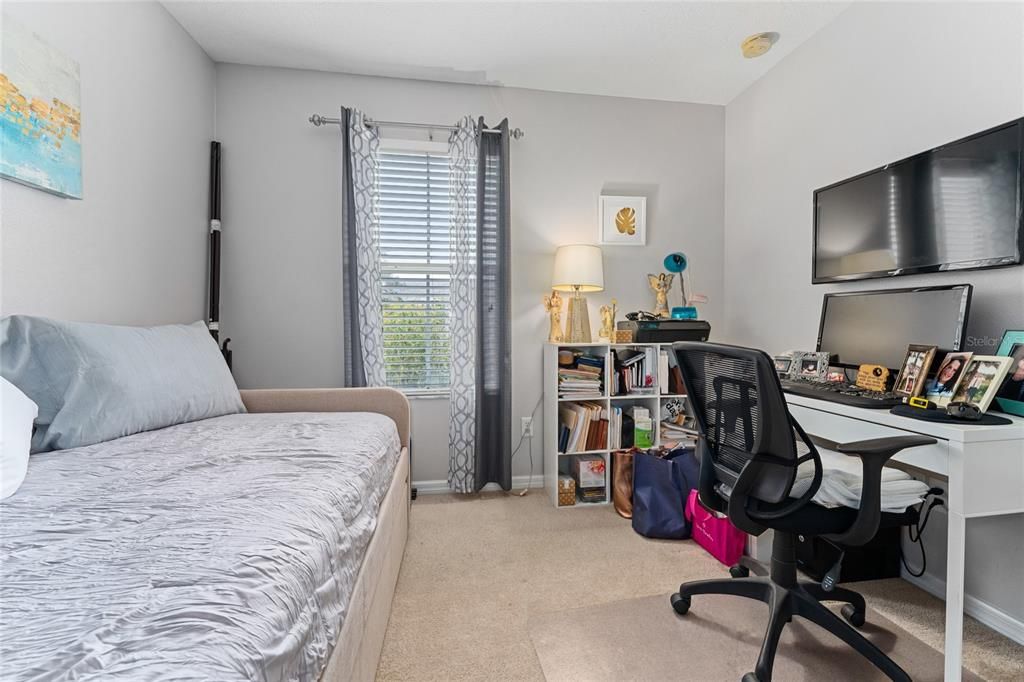 Activo con contrato: $249,900 (4 camas, 3 baños, 1310 Pies cuadrados)