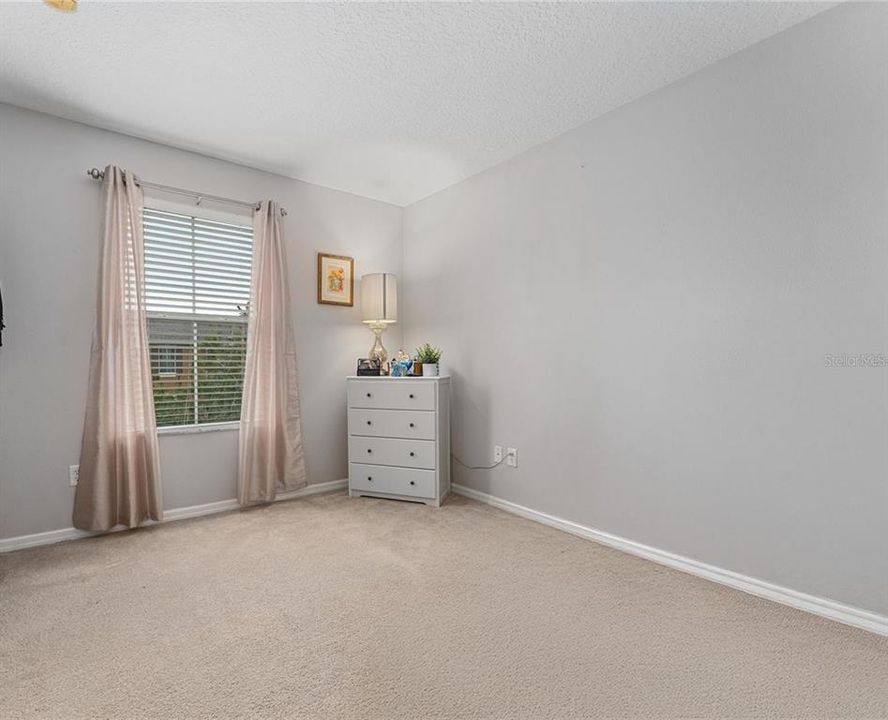 Activo con contrato: $249,900 (4 camas, 3 baños, 1310 Pies cuadrados)
