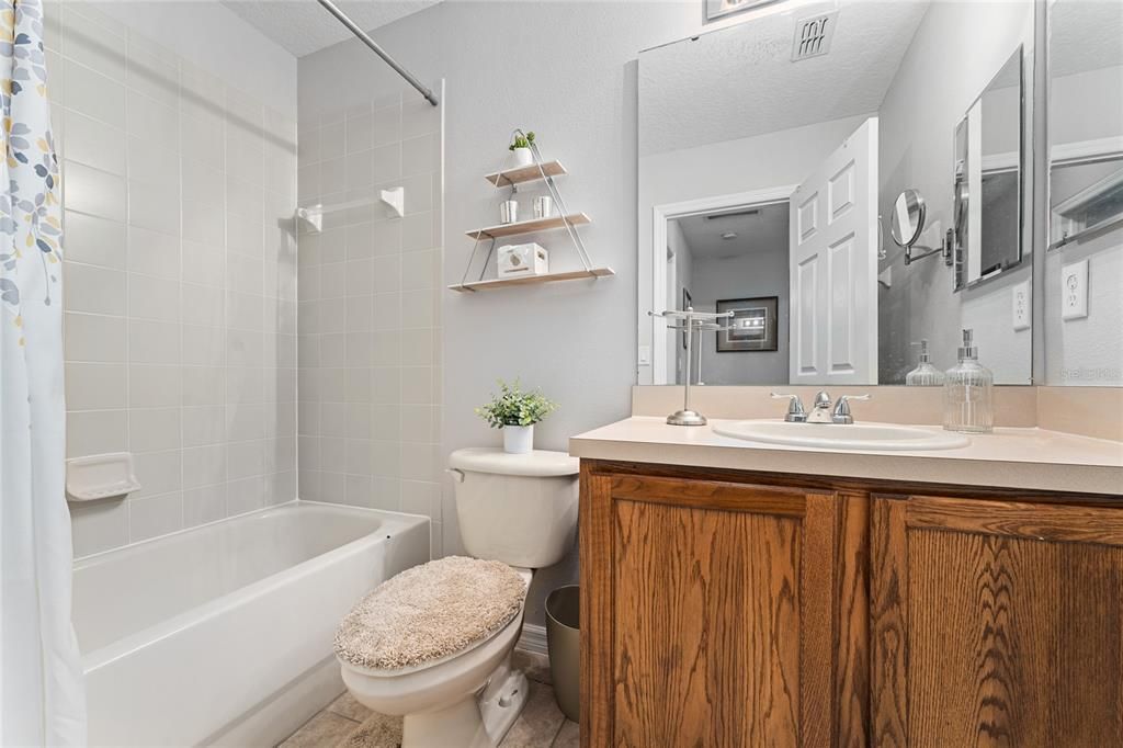 Activo con contrato: $249,900 (4 camas, 3 baños, 1310 Pies cuadrados)