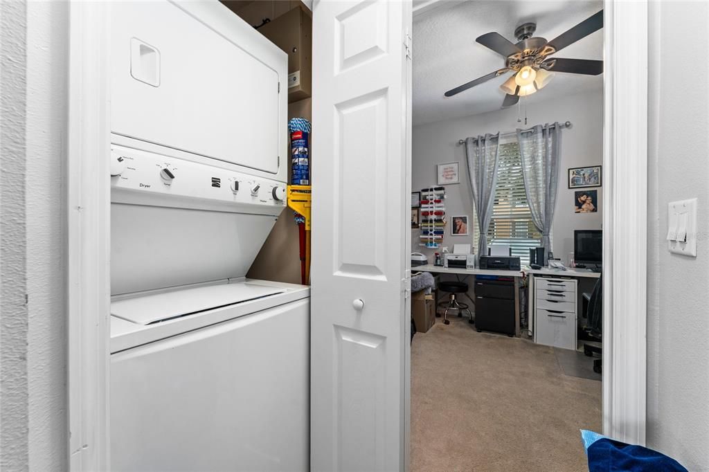 Activo con contrato: $249,900 (4 camas, 3 baños, 1310 Pies cuadrados)
