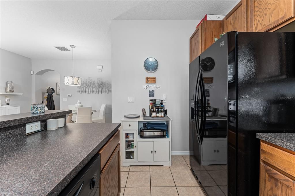 Activo con contrato: $249,900 (4 camas, 3 baños, 1310 Pies cuadrados)
