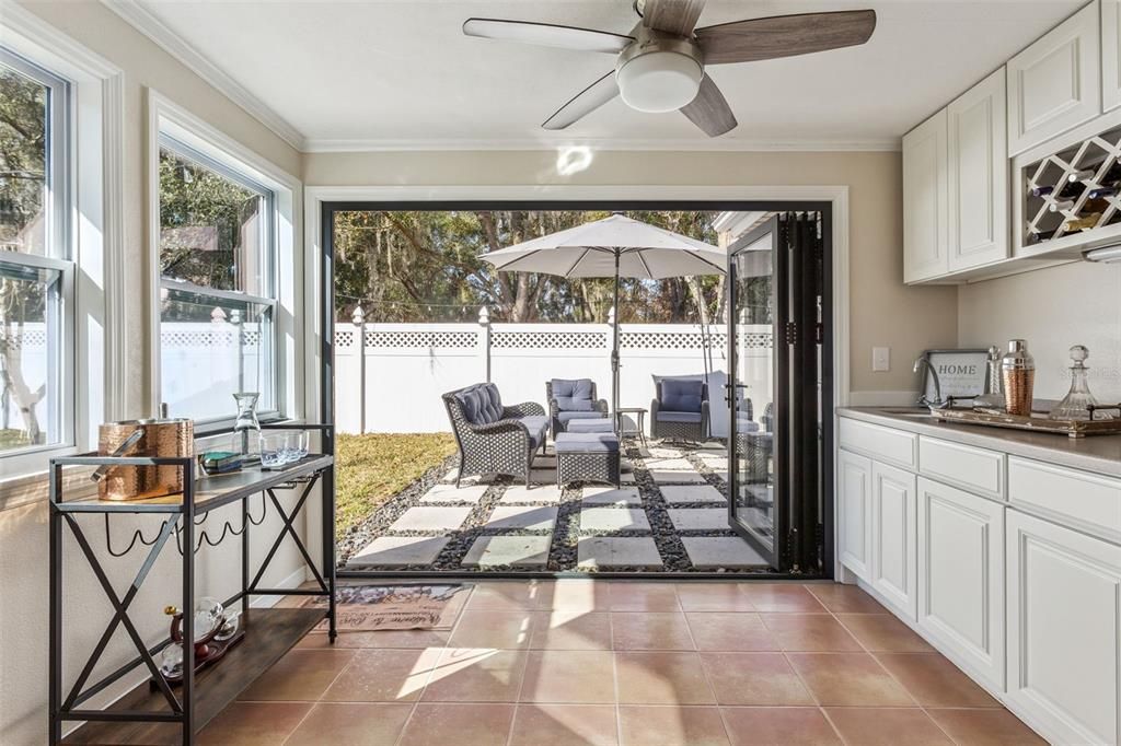 En Venta: $960,000 (3 camas, 2 baños, 2021 Pies cuadrados)
