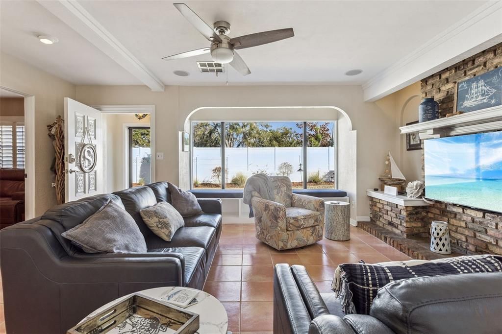 En Venta: $960,000 (3 camas, 2 baños, 2021 Pies cuadrados)