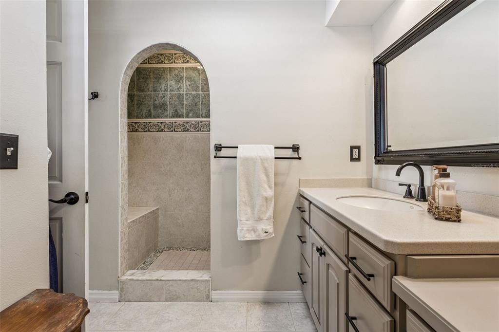 En Venta: $960,000 (3 camas, 2 baños, 2021 Pies cuadrados)