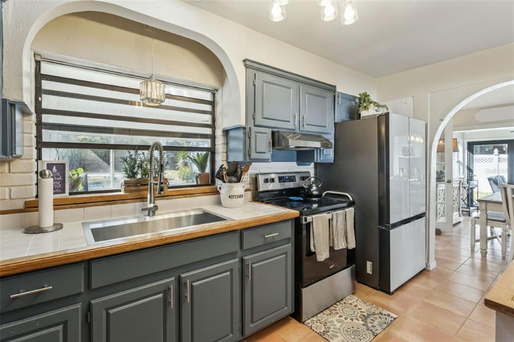 En Venta: $960,000 (3 camas, 2 baños, 2021 Pies cuadrados)