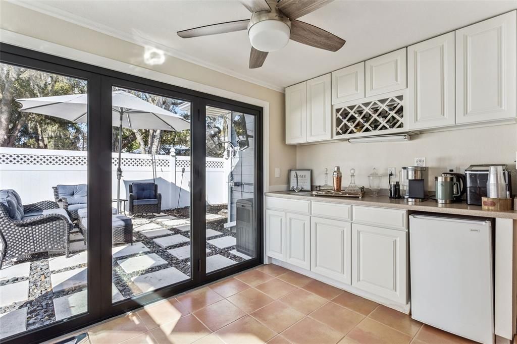 En Venta: $960,000 (3 camas, 2 baños, 2021 Pies cuadrados)