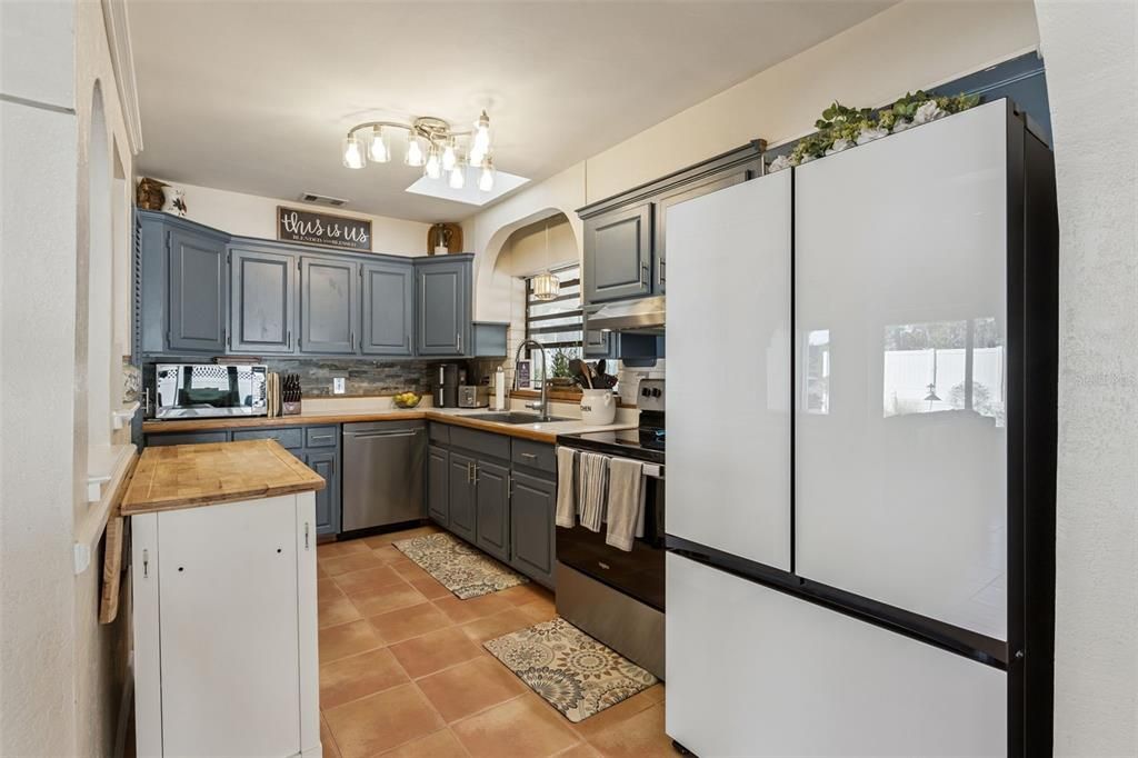 En Venta: $960,000 (3 camas, 2 baños, 2021 Pies cuadrados)