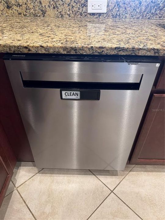 Под контрактом: $265,000 (3 спален, 2 ванн, 1949 Квадратных фут)