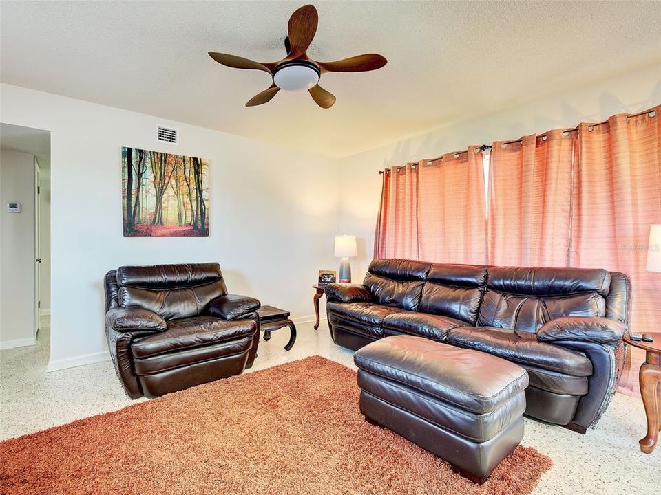 Activo con contrato: $187,500 (3 camas, 1 baños, 1069 Pies cuadrados)
