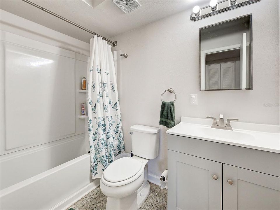 Activo con contrato: $187,500 (3 camas, 1 baños, 1069 Pies cuadrados)