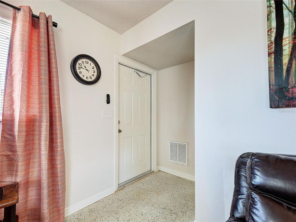 Activo con contrato: $187,500 (3 camas, 1 baños, 1069 Pies cuadrados)