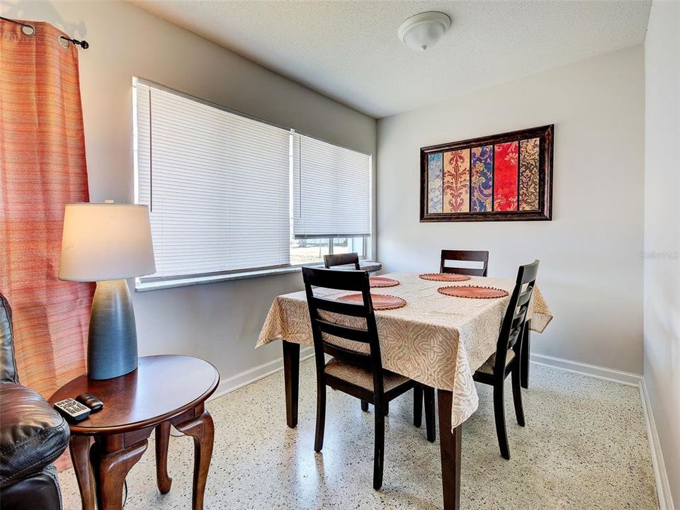 Activo con contrato: $187,500 (3 camas, 1 baños, 1069 Pies cuadrados)