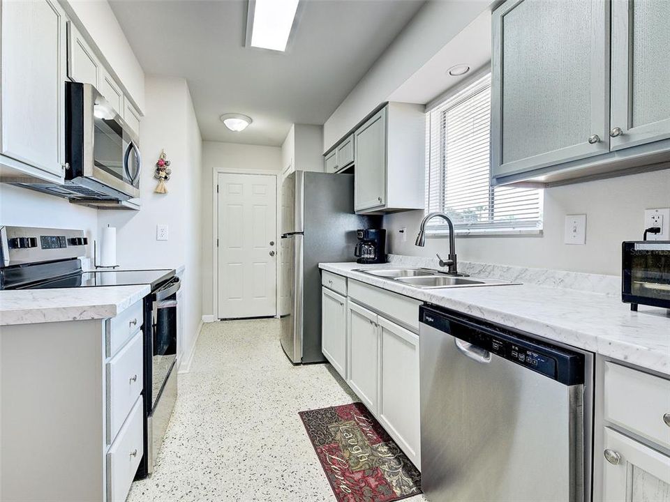 Activo con contrato: $187,500 (3 camas, 1 baños, 1069 Pies cuadrados)