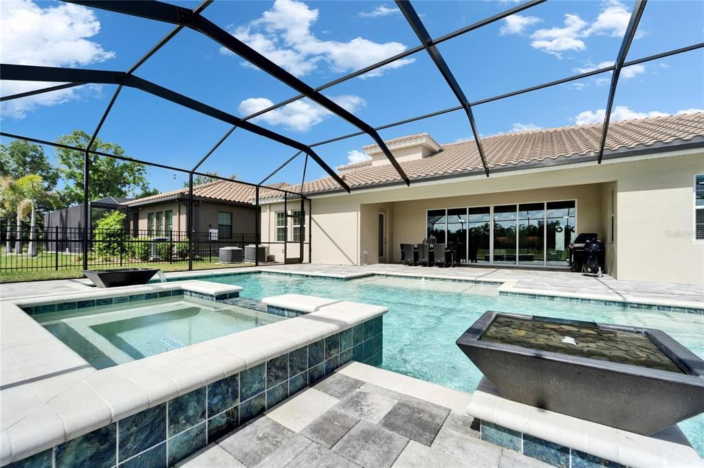 En Venta: $850,000 (5 camas, 4 baños, 3600 Pies cuadrados)