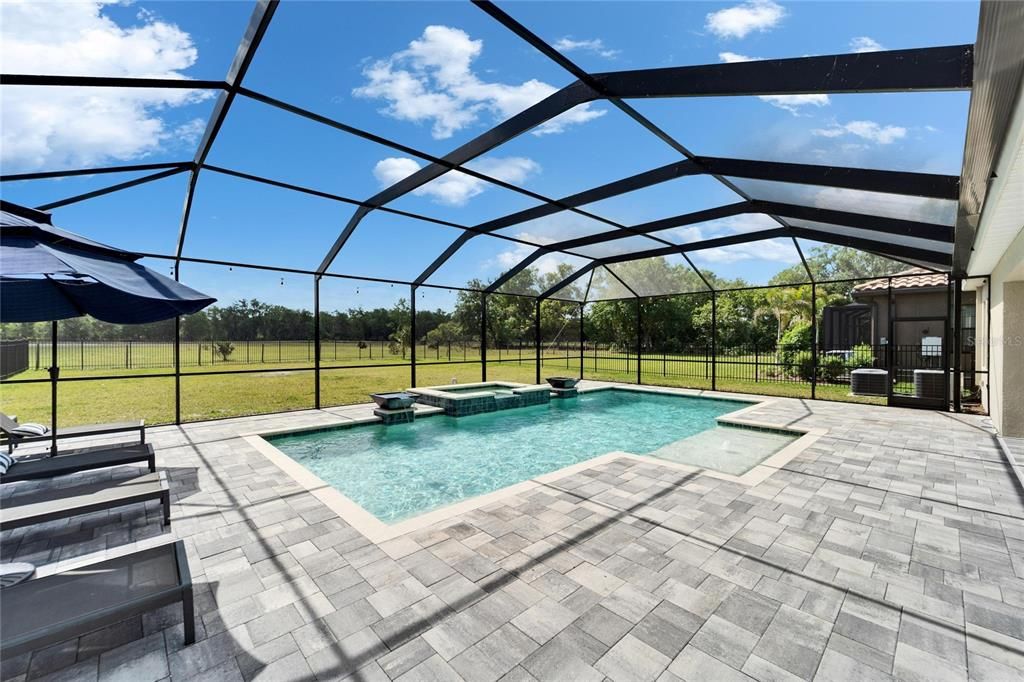 En Venta: $850,000 (5 camas, 4 baños, 3600 Pies cuadrados)
