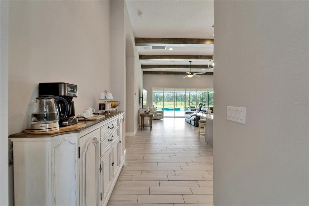 En Venta: $850,000 (5 camas, 4 baños, 3600 Pies cuadrados)