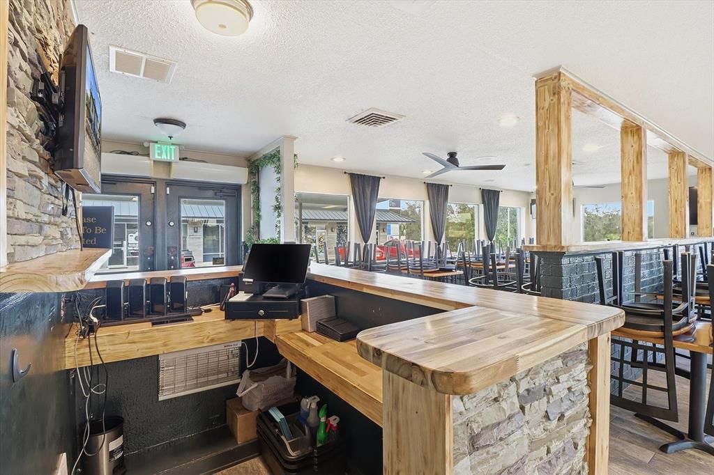 Activo con contrato: $499,900 (0 camas, 0 baños, 1920 Pies cuadrados)