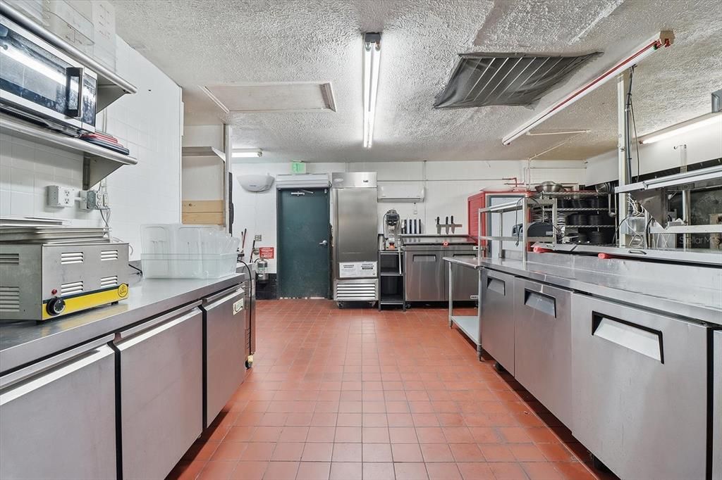 Activo con contrato: $499,900 (0 camas, 0 baños, 1920 Pies cuadrados)