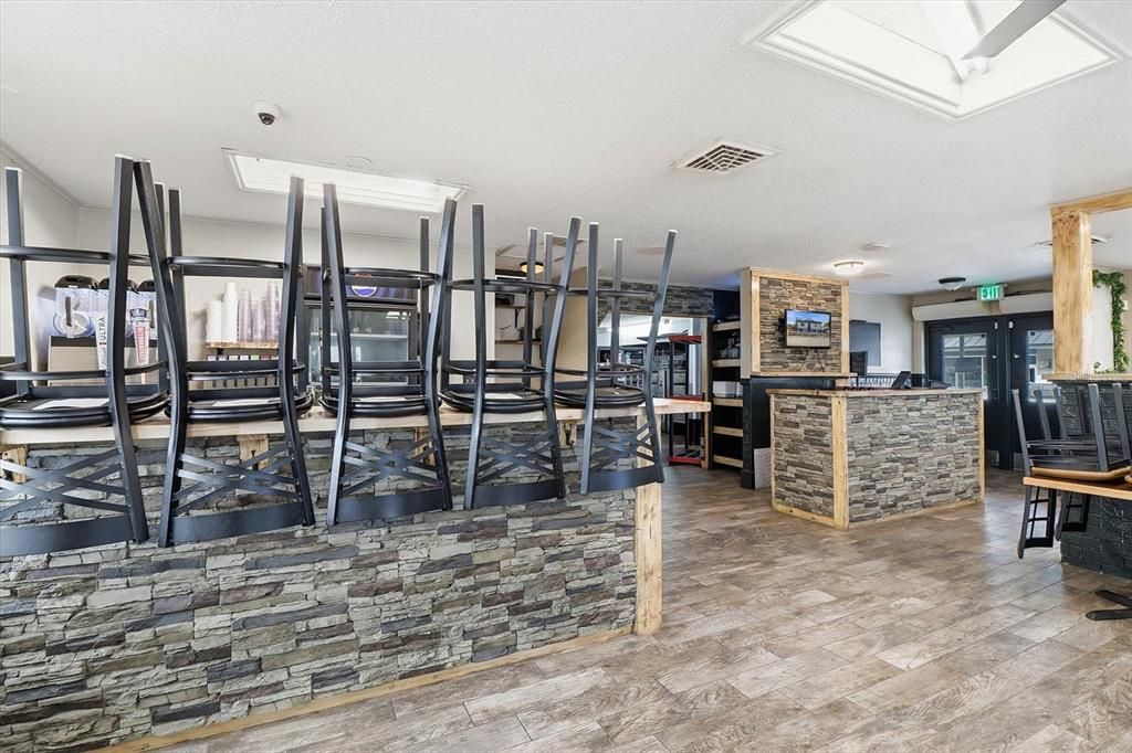 Activo con contrato: $499,900 (0 camas, 0 baños, 1920 Pies cuadrados)