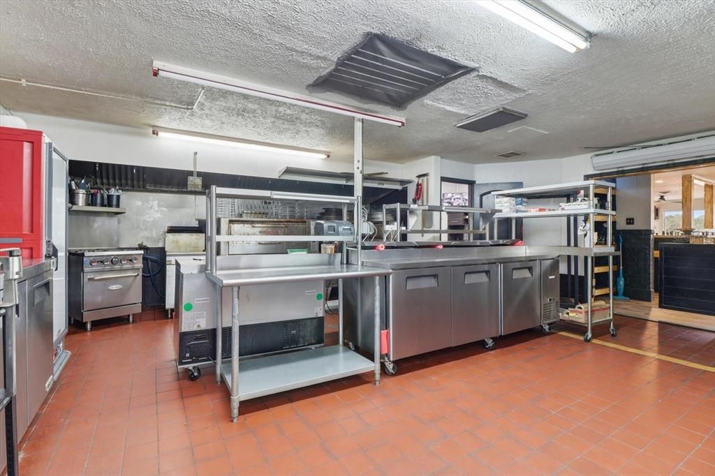 Activo con contrato: $499,900 (0 camas, 0 baños, 1920 Pies cuadrados)
