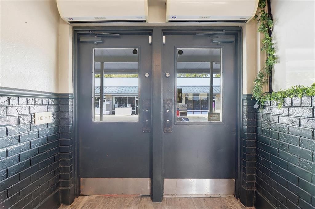 Activo con contrato: $499,900 (0 camas, 0 baños, 1920 Pies cuadrados)