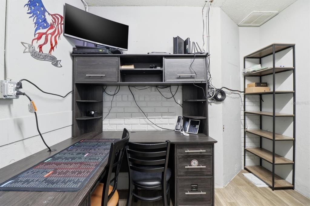 Activo con contrato: $499,900 (0 camas, 0 baños, 1920 Pies cuadrados)