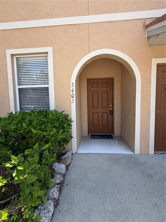 Active With Contract: $2,075 (3 beds, 2 baths, 1210 Square Feet)