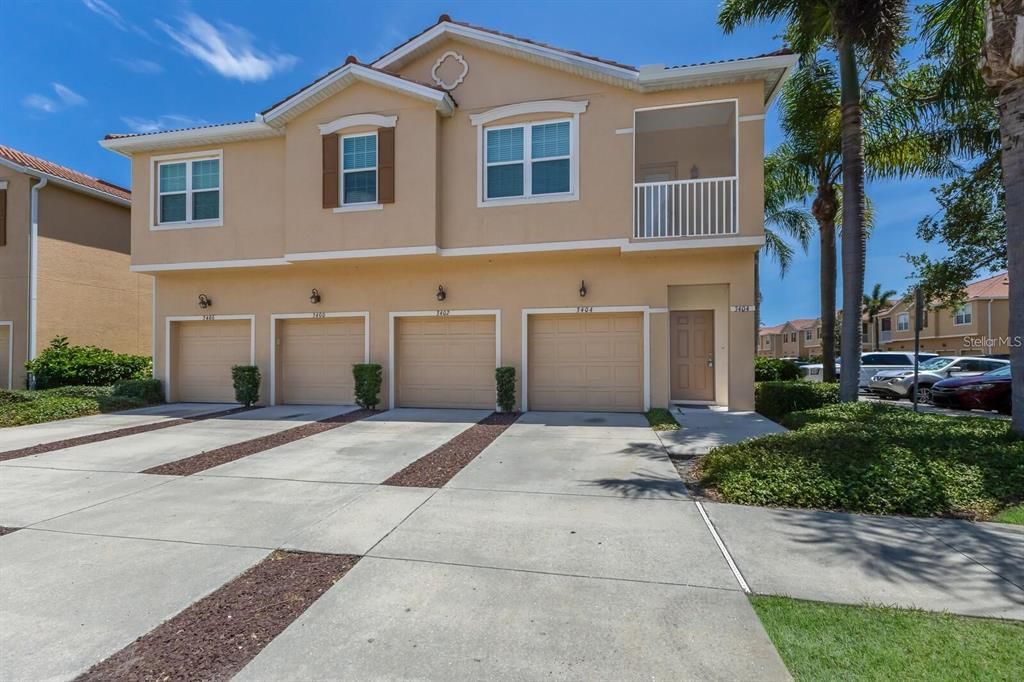 Active With Contract: $2,075 (3 beds, 2 baths, 1210 Square Feet)