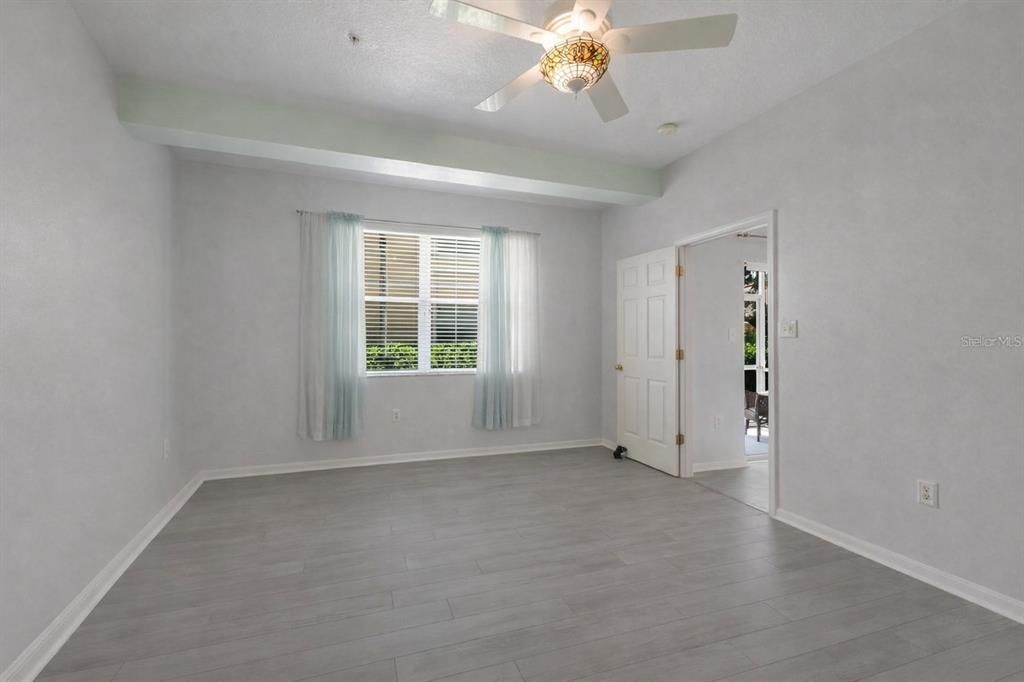 Active With Contract: $2,075 (3 beds, 2 baths, 1210 Square Feet)