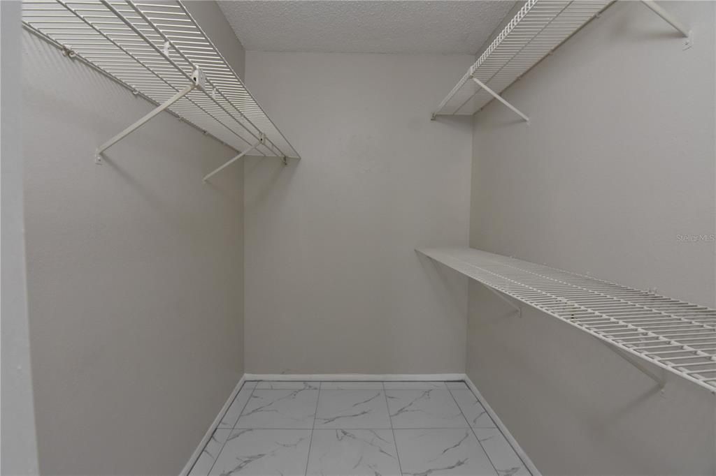Activo con contrato: $1,425 (2 camas, 2 baños, 1019 Pies cuadrados)