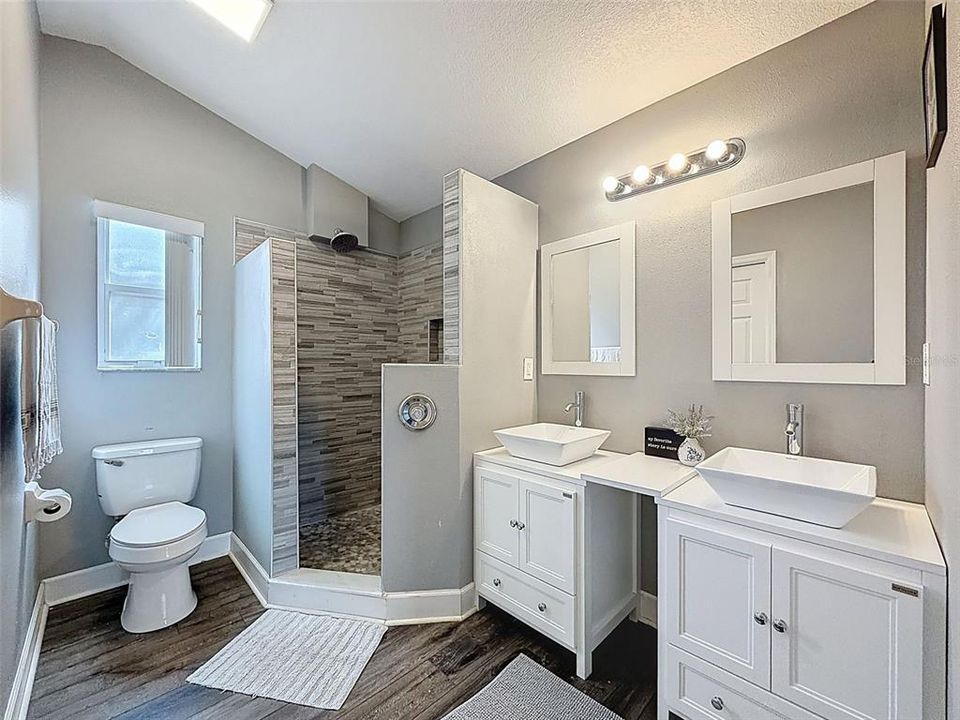 En Venta: $384,999 (3 camas, 3 baños, 2308 Pies cuadrados)
