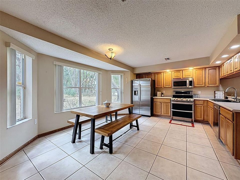 En Venta: $384,999 (3 camas, 3 baños, 2308 Pies cuadrados)