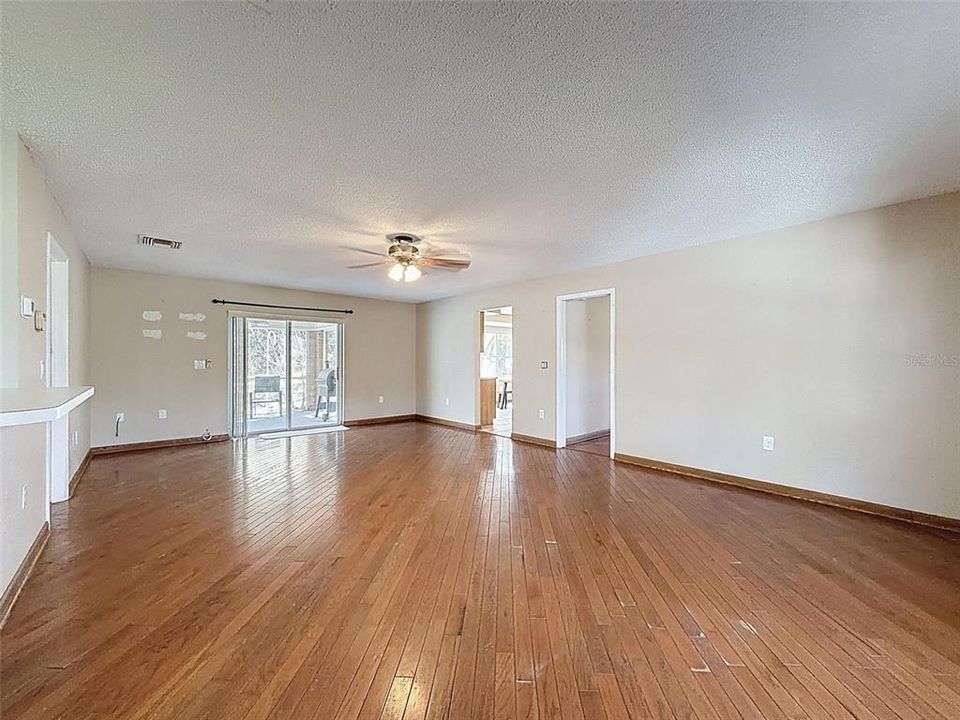 En Venta: $384,999 (3 camas, 3 baños, 2308 Pies cuadrados)