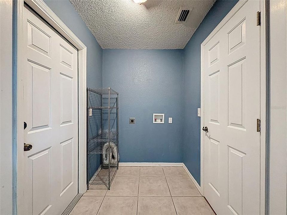 En Venta: $384,999 (3 camas, 3 baños, 2308 Pies cuadrados)