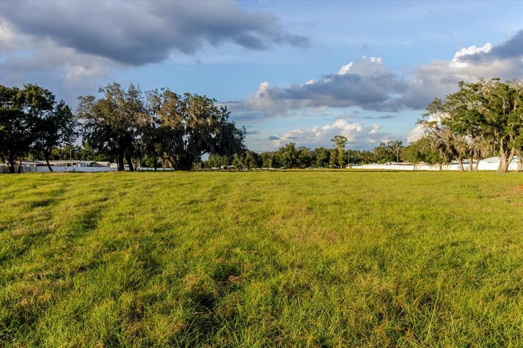На продажу: $3,900,000 (10.00 acres)