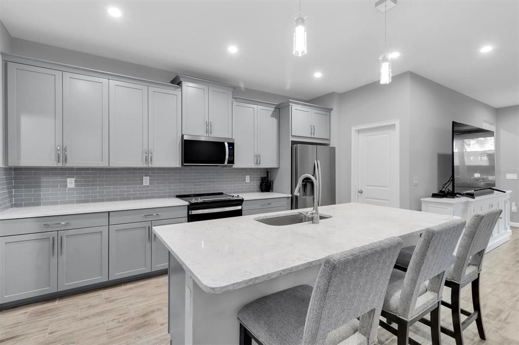 На продажу: $440,000 (3 спален, 2 ванн, 2243 Квадратных фут)