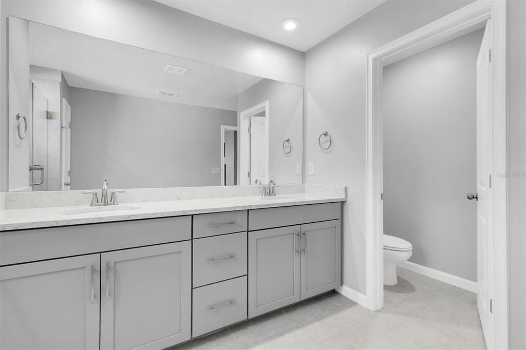 На продажу: $440,000 (3 спален, 2 ванн, 2243 Квадратных фут)