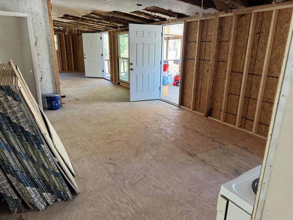 For Sale: $75,000 (3 beds, 2 baths, 1664 Square Feet)