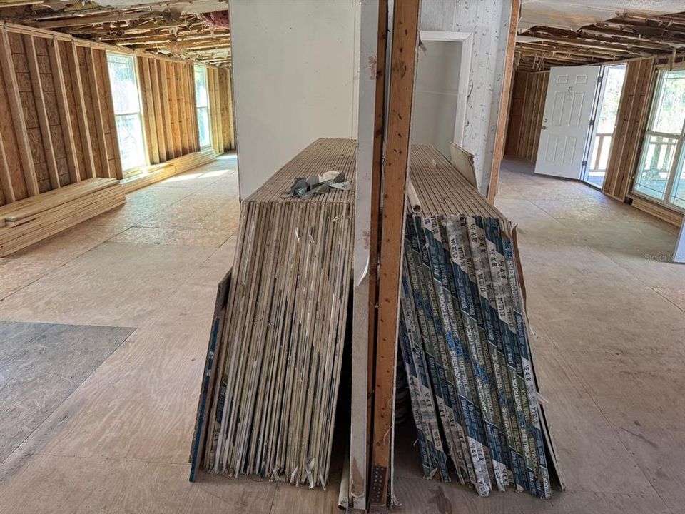 For Sale: $75,000 (3 beds, 2 baths, 1664 Square Feet)