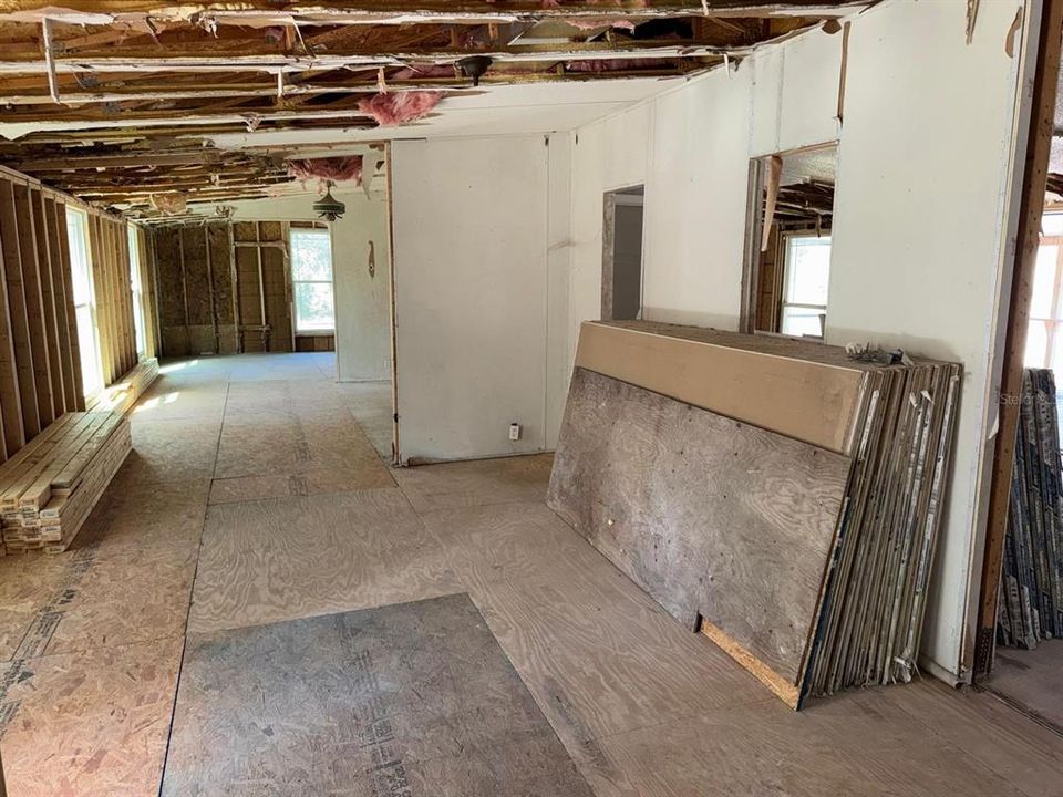 For Sale: $75,000 (3 beds, 2 baths, 1664 Square Feet)
