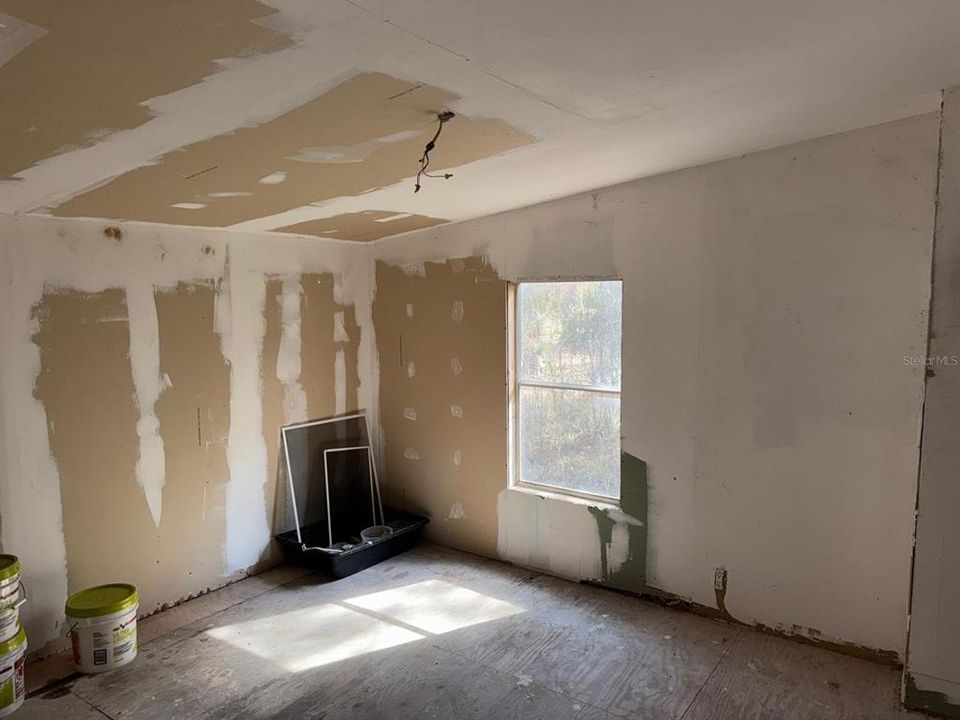 For Sale: $75,000 (3 beds, 2 baths, 1664 Square Feet)