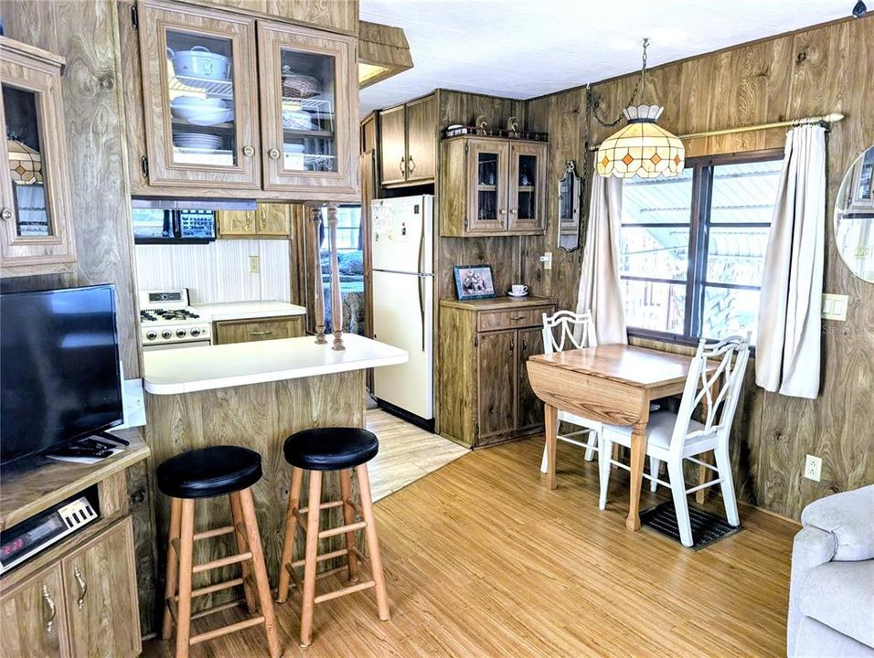 На продажу: $78,500 (1 спален, 1 ванн, 808 Квадратных фут)