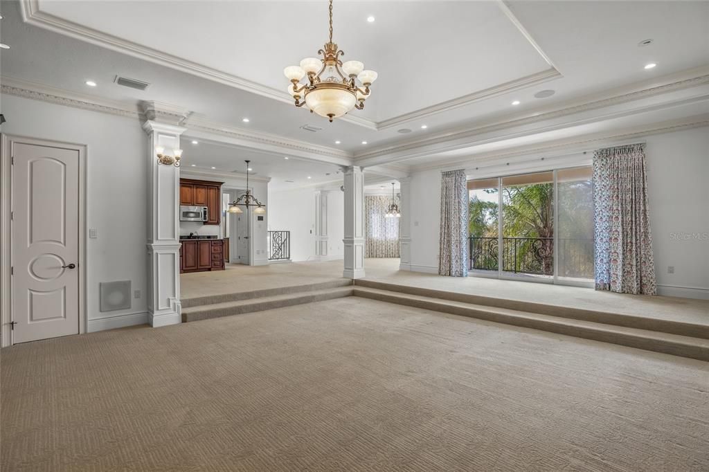 На продажу: $3,495,000 (5 спален, 4 ванн, 6836 Квадратных фут)