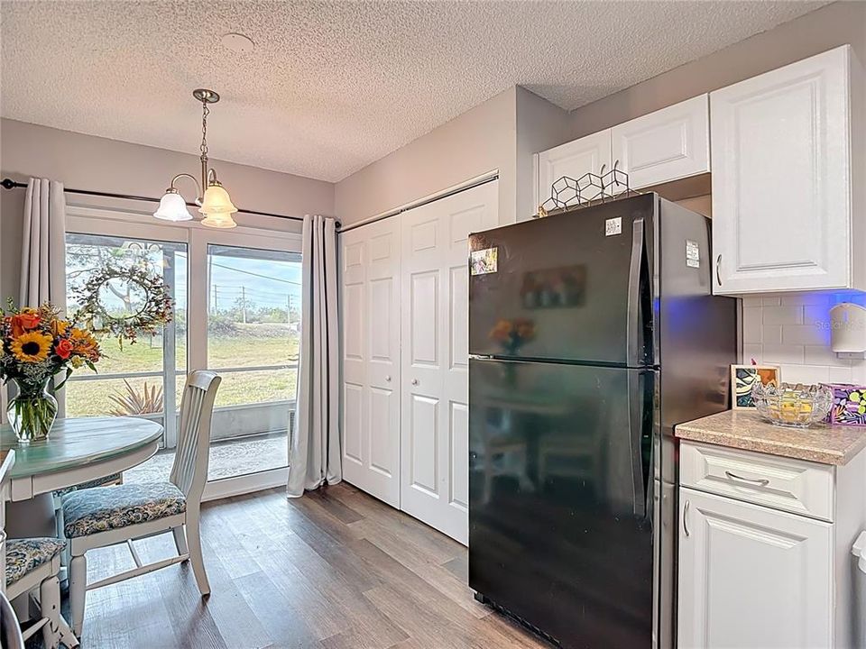 For Sale: $140,000 (2 beds, 1 baths, 925 Square Feet)
