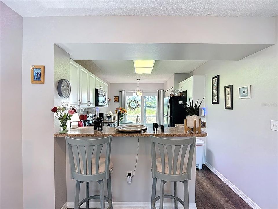 For Sale: $140,000 (2 beds, 1 baths, 925 Square Feet)