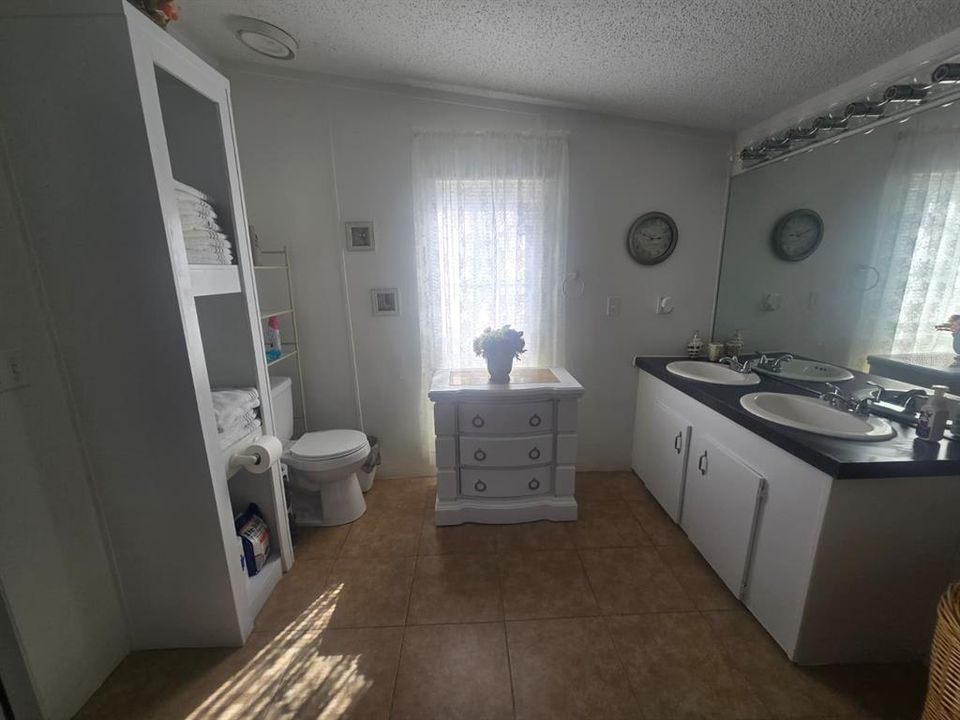 For Sale: $269,999 (3 beds, 2 baths, 1456 Square Feet)