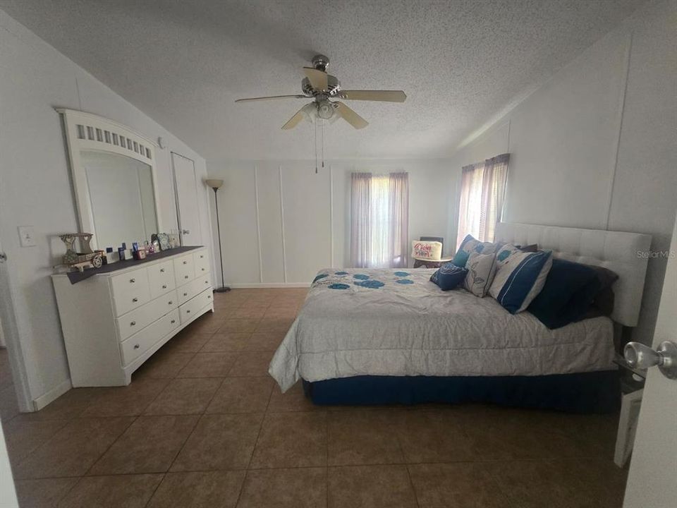 For Sale: $269,999 (3 beds, 2 baths, 1456 Square Feet)