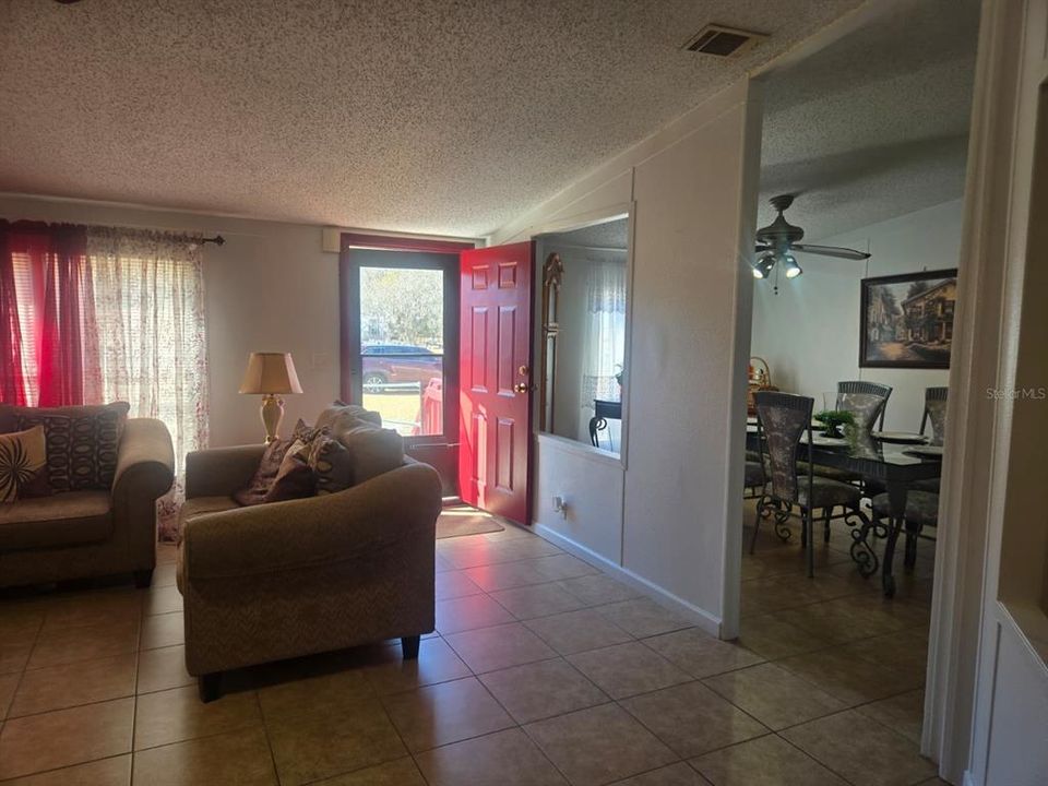 For Sale: $269,999 (3 beds, 2 baths, 1456 Square Feet)